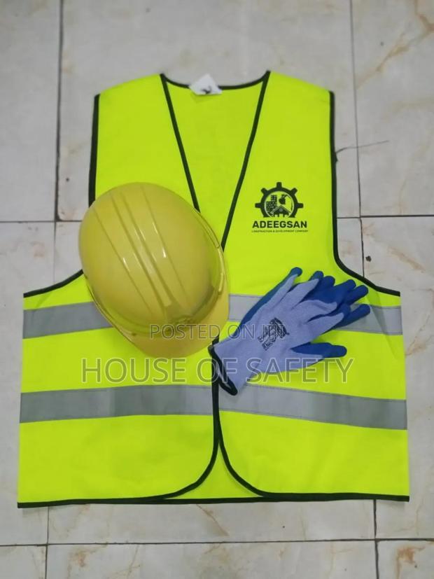 Yellow Helmet Luminous Green Reflectors And Gloves - thumbnail 2