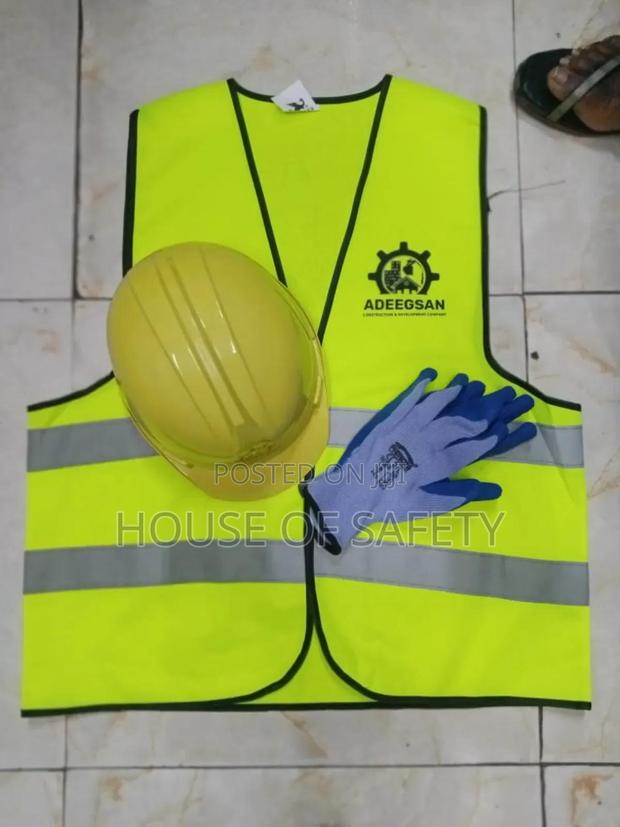 Yellow Helmet Luminous Green Reflectors And Gloves - thumbnail 3