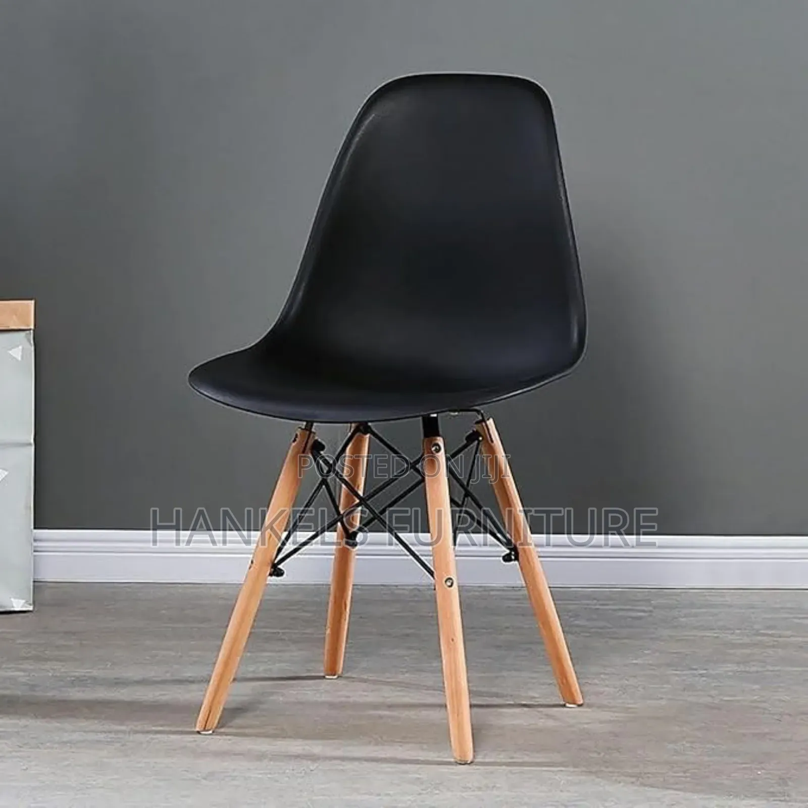 Black Lounge Chair
