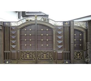 Luxury Heavy-Duty Wrought Iron Gate - thumbnail 2