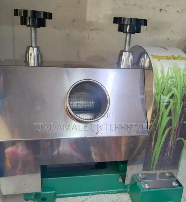 Heavy-Duty Sugarcane Juicer Machine for Commercial Use