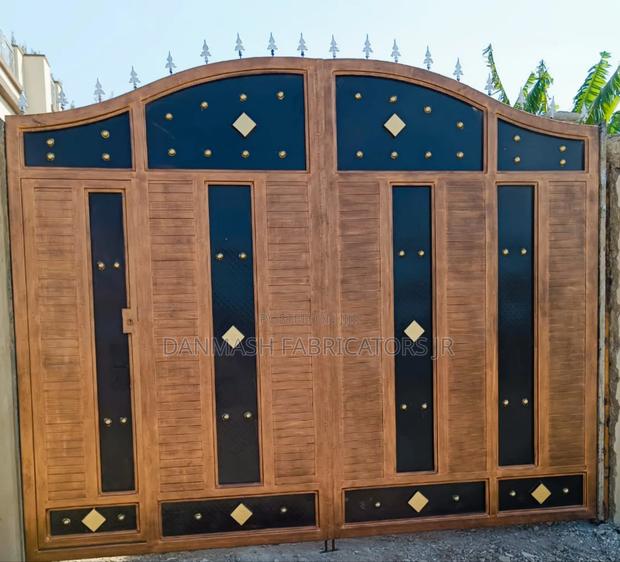Strong Steel Gate- Wood Black Design