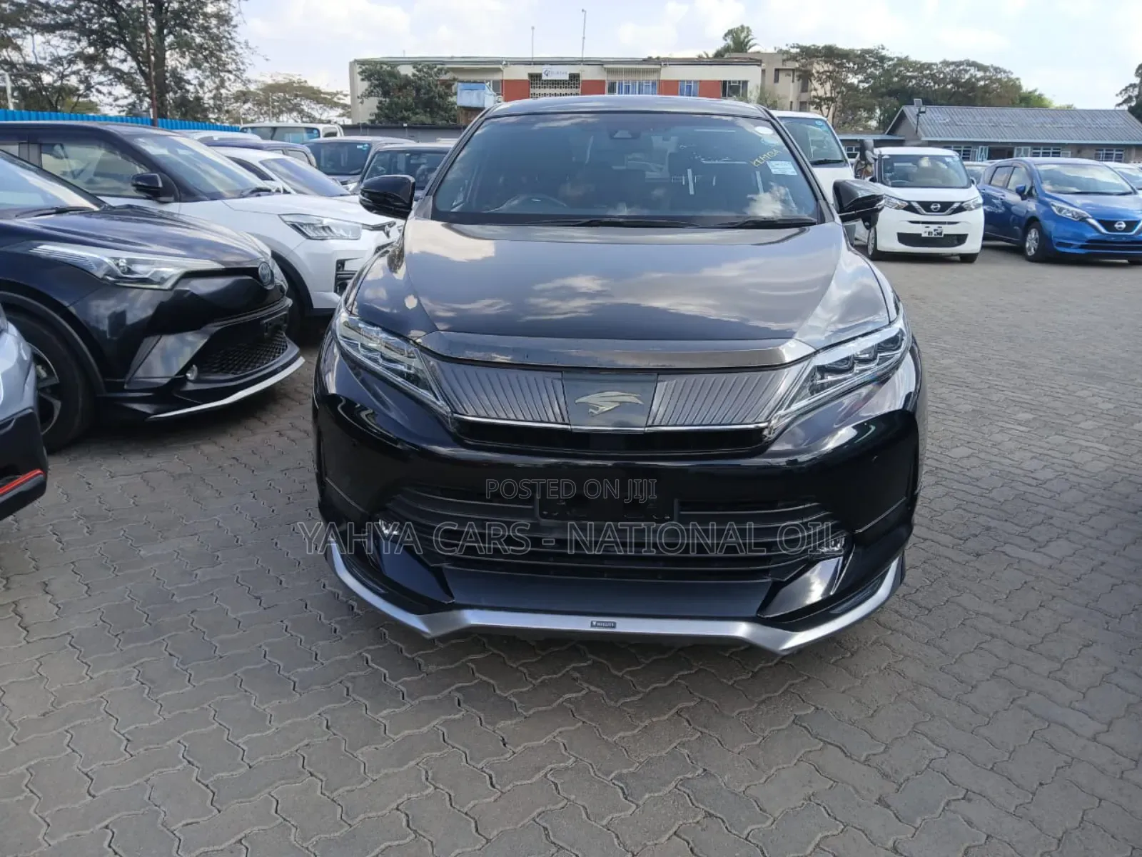 Toyota Harrier 2.0 2019 Black