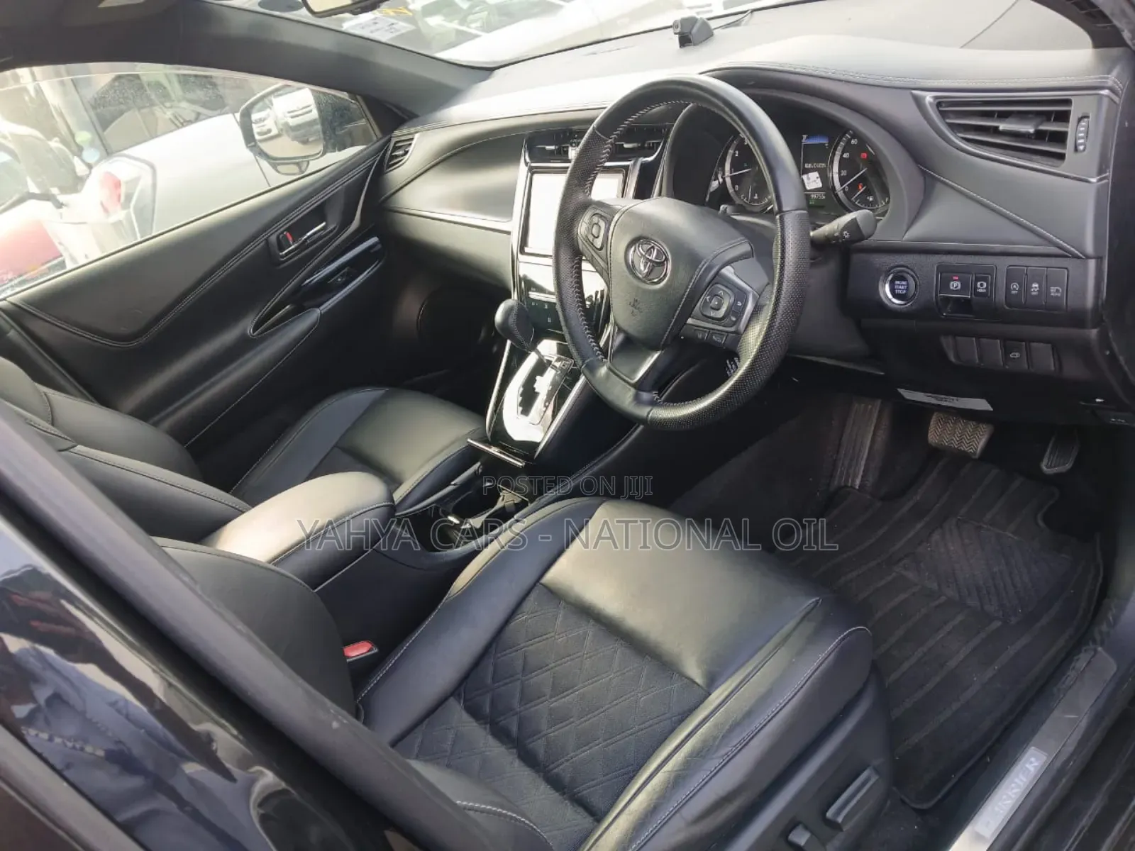 Toyota Harrier 2.0 2019 Black