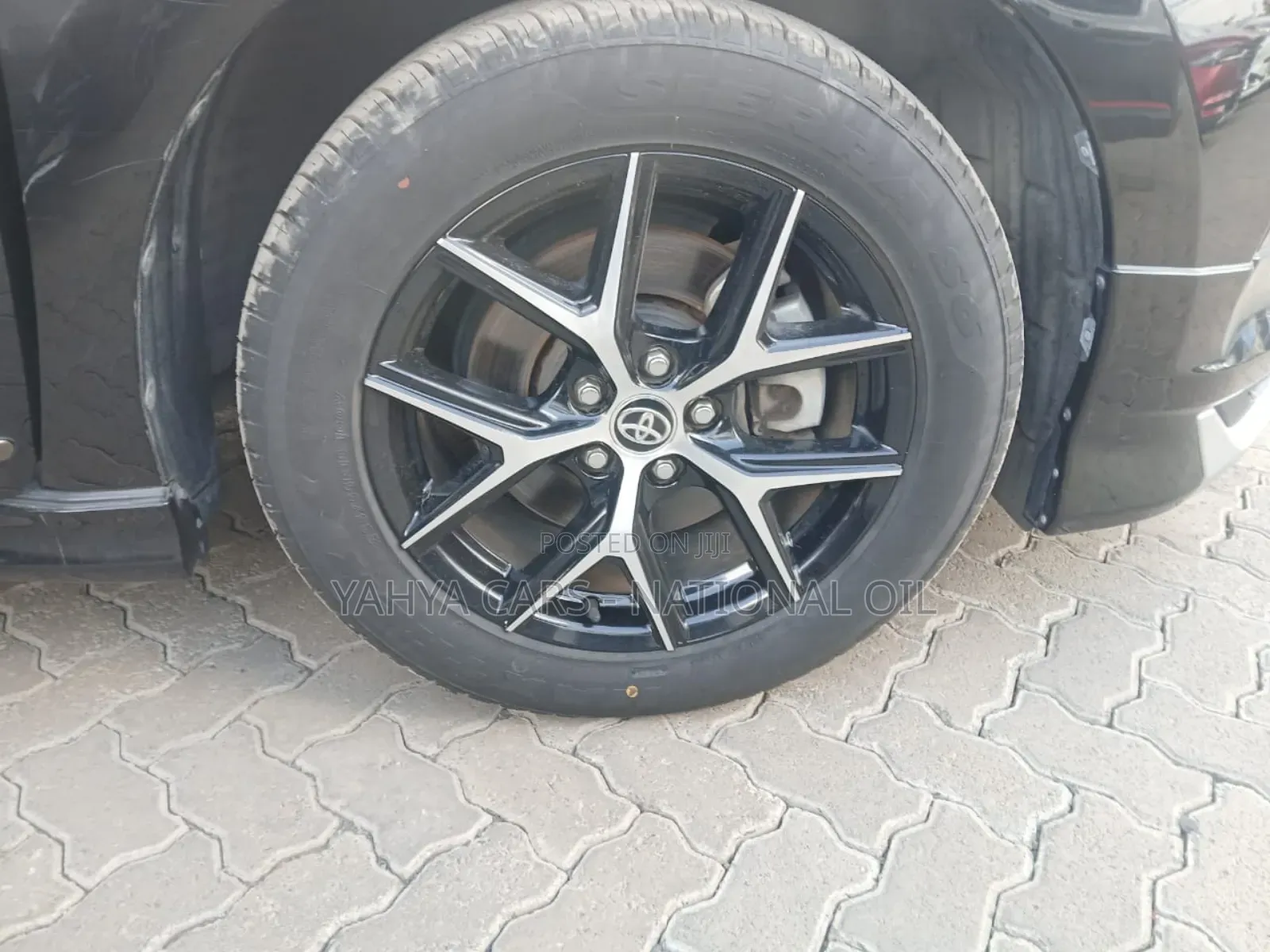 Toyota Harrier 2.0 2019 Black