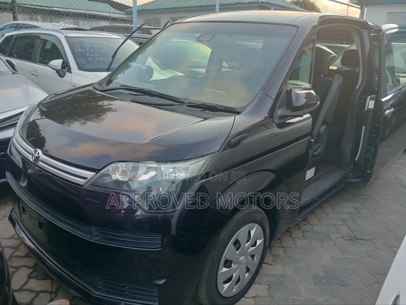 Toyota Spade 2018 Purple
