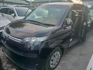Toyota Spade 2018 Purple
