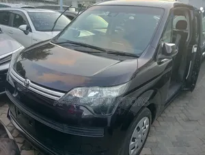 Toyota Spade 2018 Purple