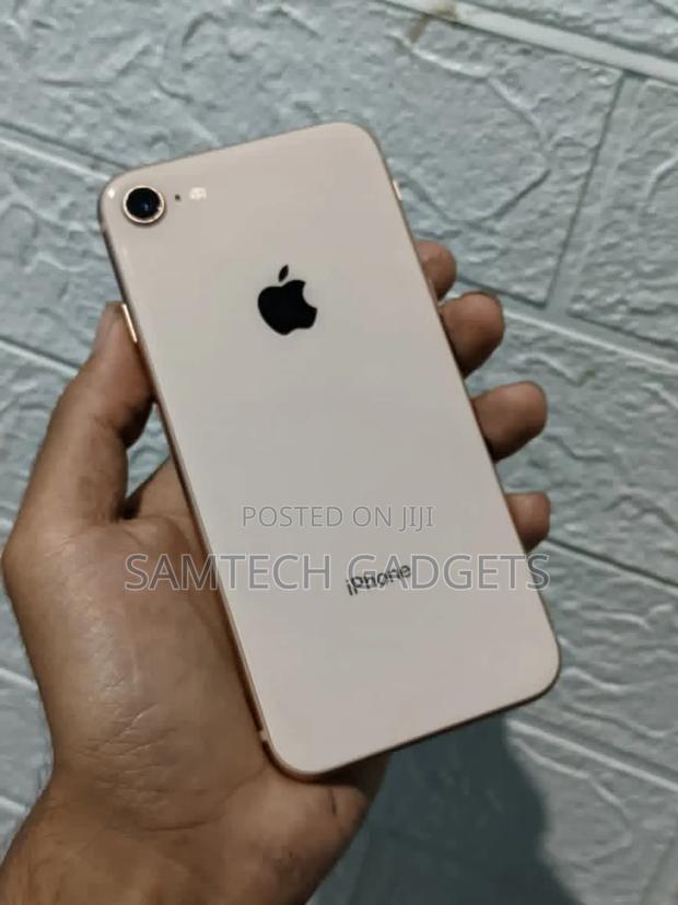 Apple iPhone 8 64 GB Gold - thumbnail 3