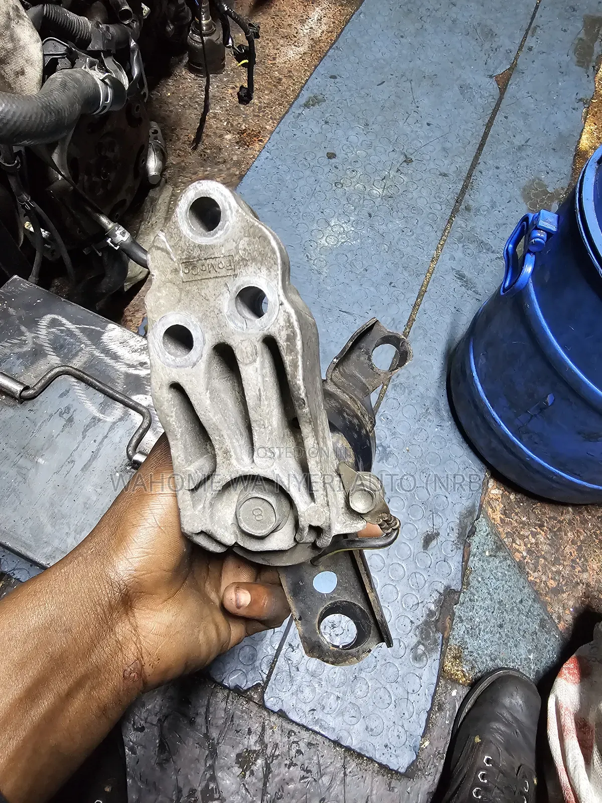 Engine Mount Mazda Demio