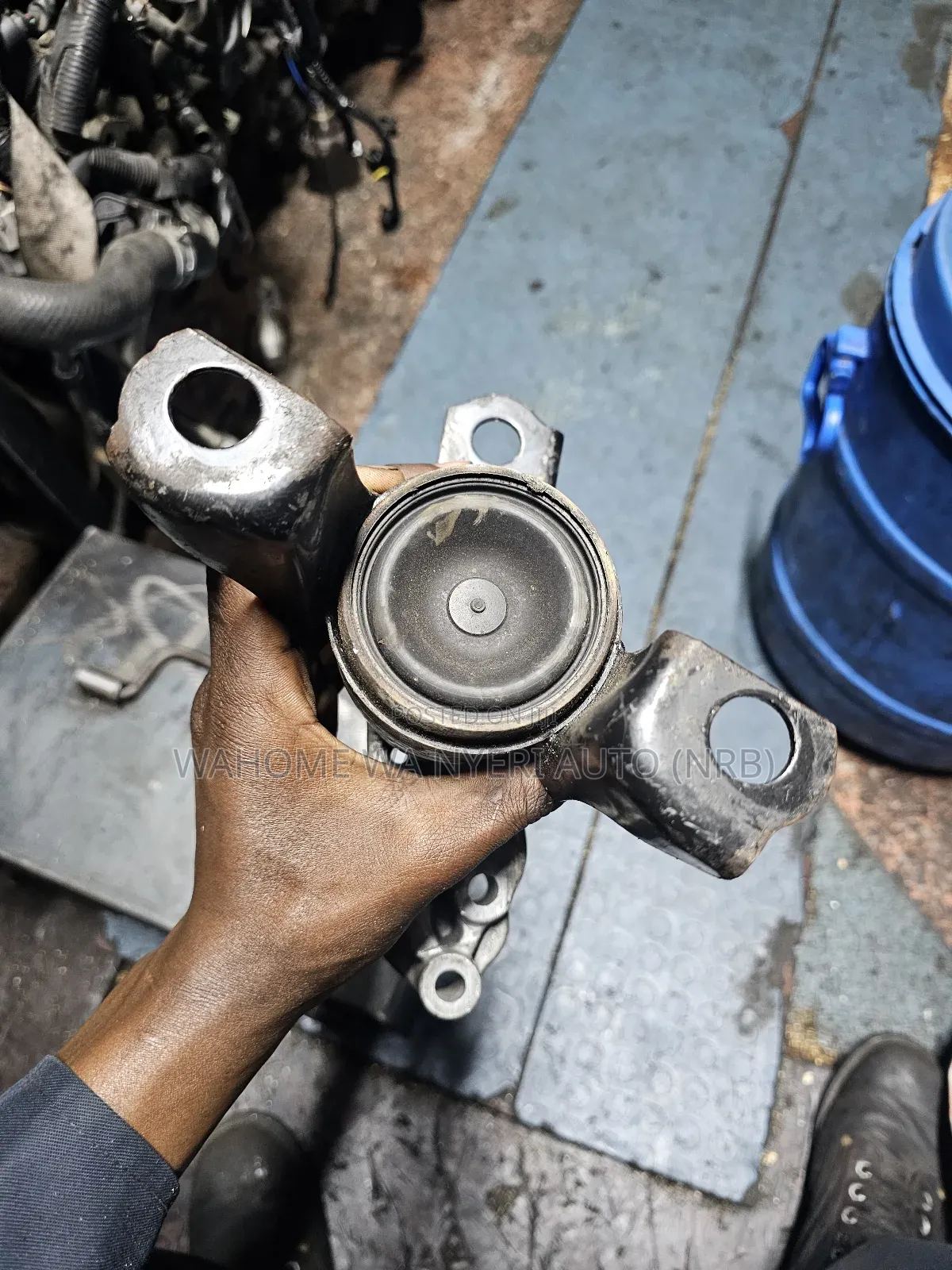 Engine Mount Mazda Demio