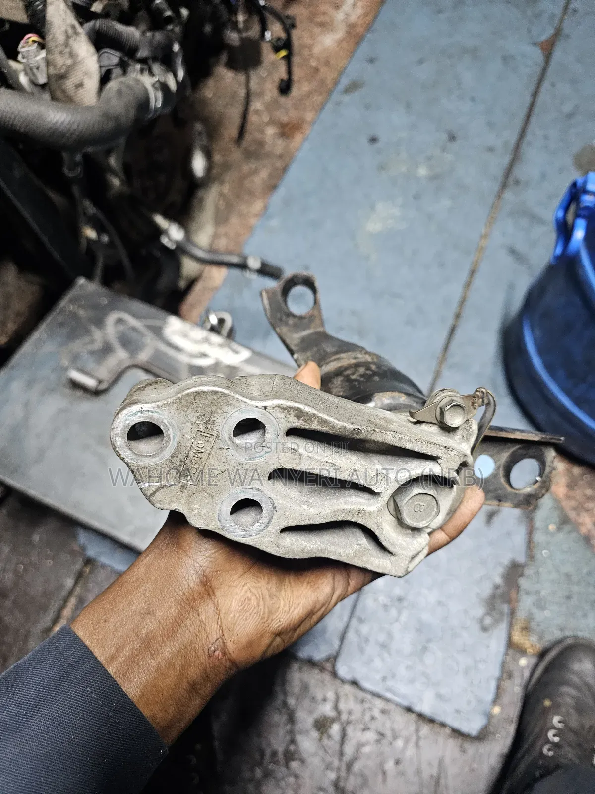 Engine Mount Mazda Demio