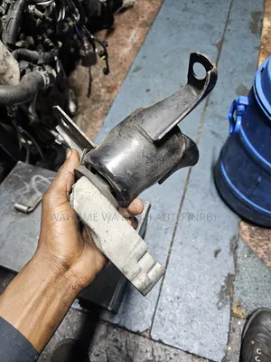 Engine Mount Mazda Demio