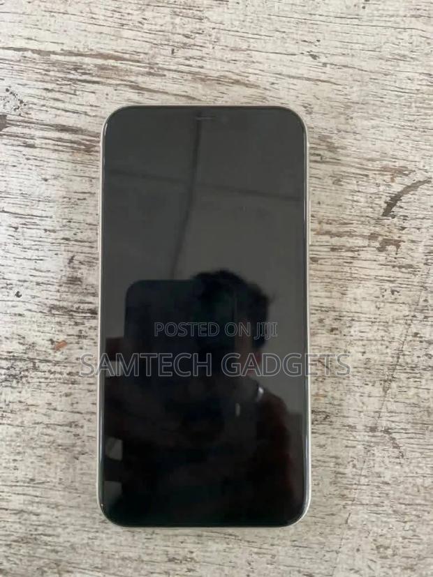 Apple iPhone 11 64 GB White - main view