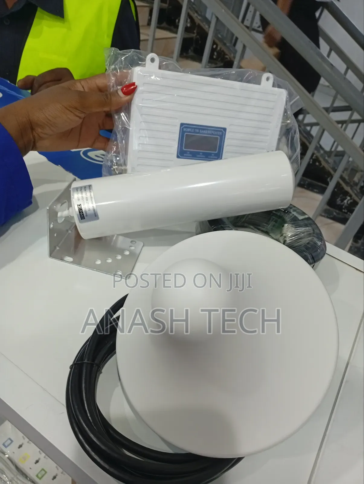 Mobile Cell Phone Network Signal Booster for All Netwoks