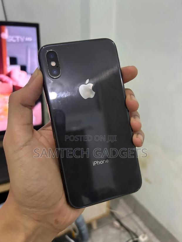Apple iPhone X 256 GB Black - main view