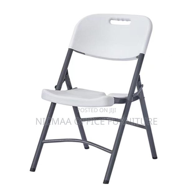 Foldable Plastic Steel Chair - thumbnail 3