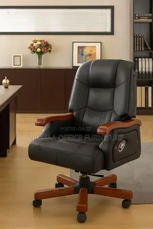 Wood Finish Ergonomic Design Seat