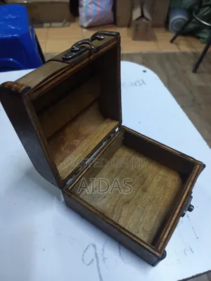 Classic Wooden Jewelry Holder – Vintage Design