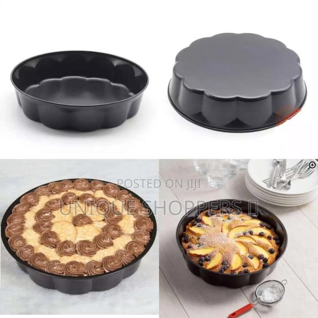 Quality Wavy Nonstick Baking Tin - main view
