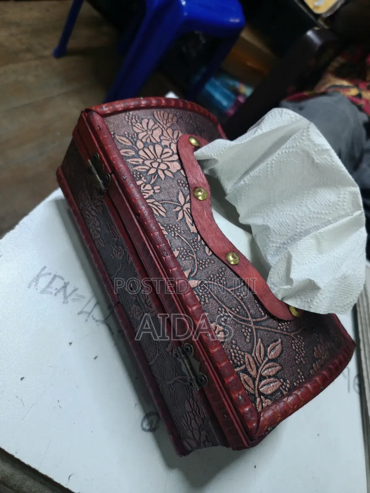 Vintage Wooden Tissue Box Holder – Decorative Floral Design