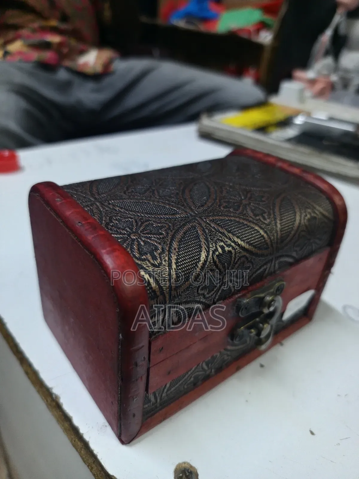 Vintage Wooden Tissue Box Holder – Decorative Floral Design