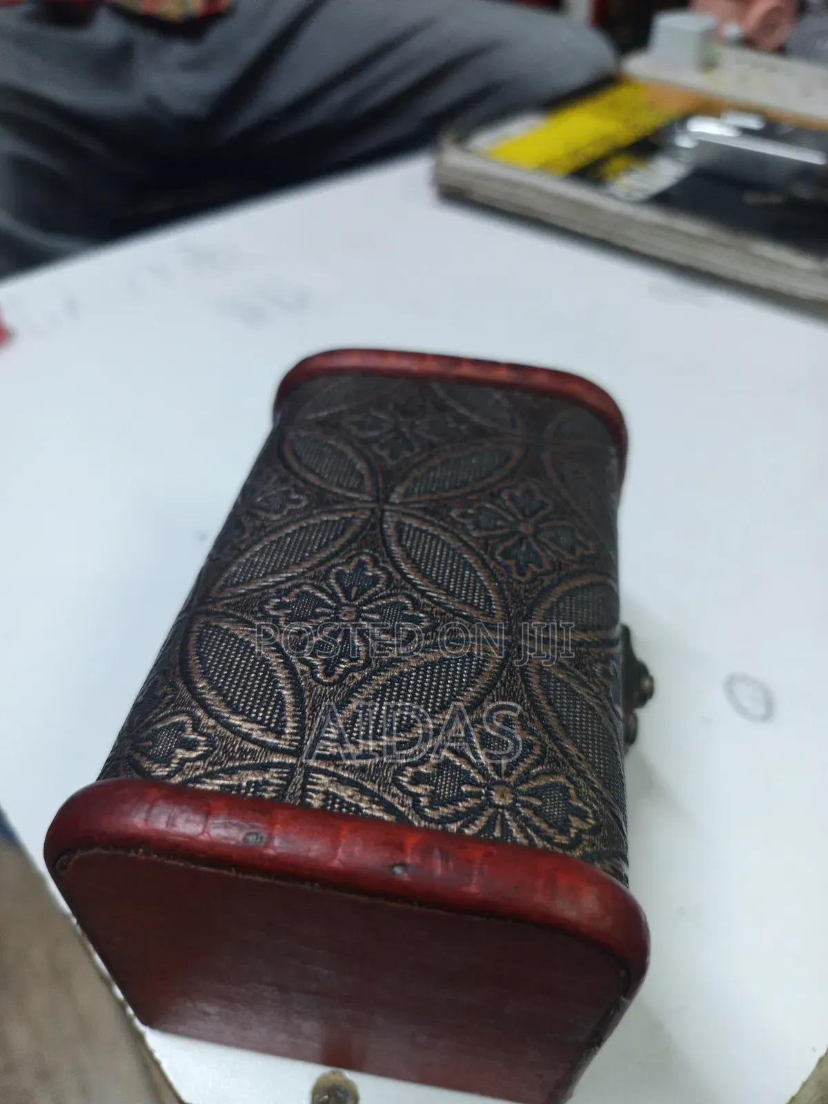 Vintage Wooden Tissue Box Holder – Decorative Floral Design
