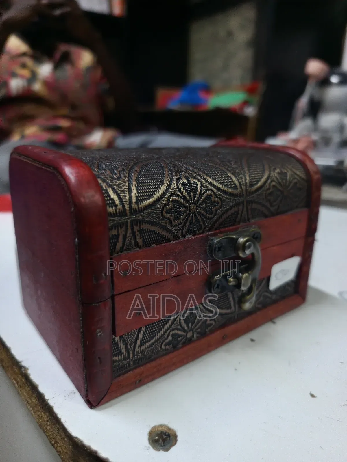 Vintage Wooden Tissue Box Holder – Decorative Floral Design