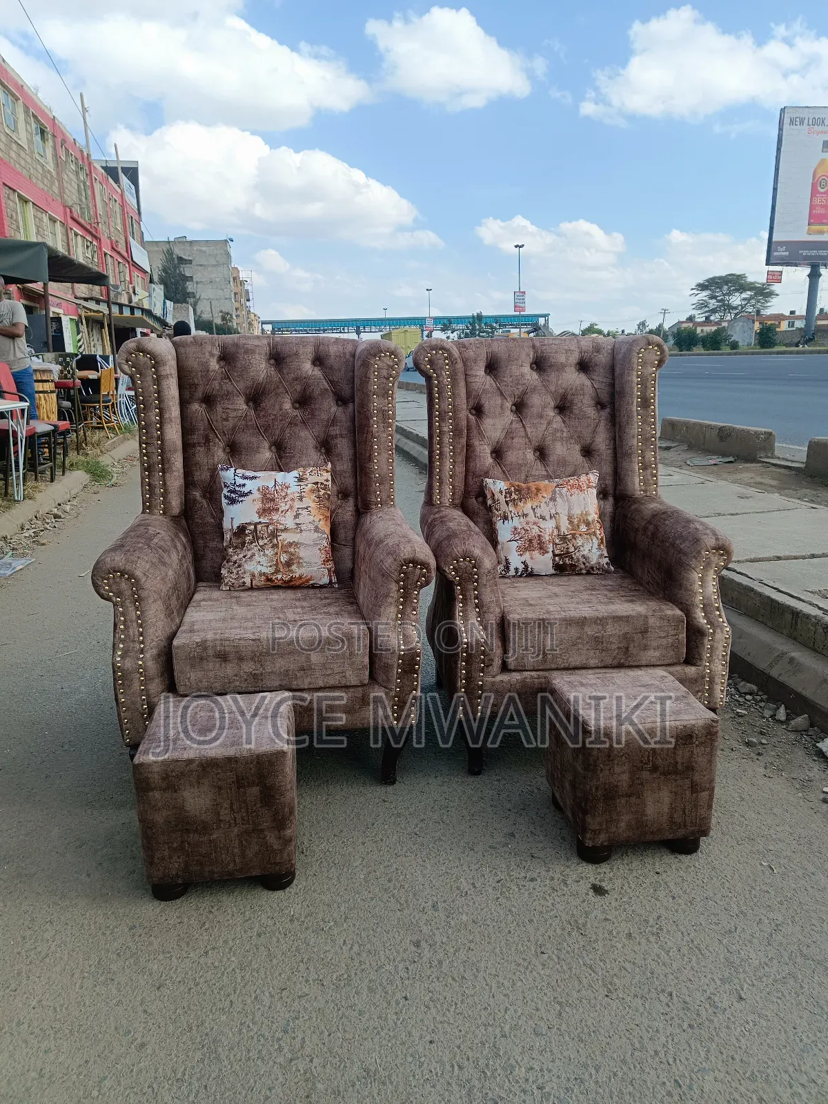 2 King Chairs or Pedicure Seats, Light Brown 