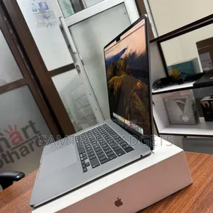 New Apple MacBook Air 2024 M3 15-Inch 8GB Intel Core I7 SSD 256GB