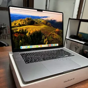 New Apple MacBook Air 2024 M3 15-Inch 8GB Intel Core I7 SSD 256GB
