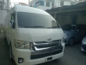 Toyota HiAce 2019 White