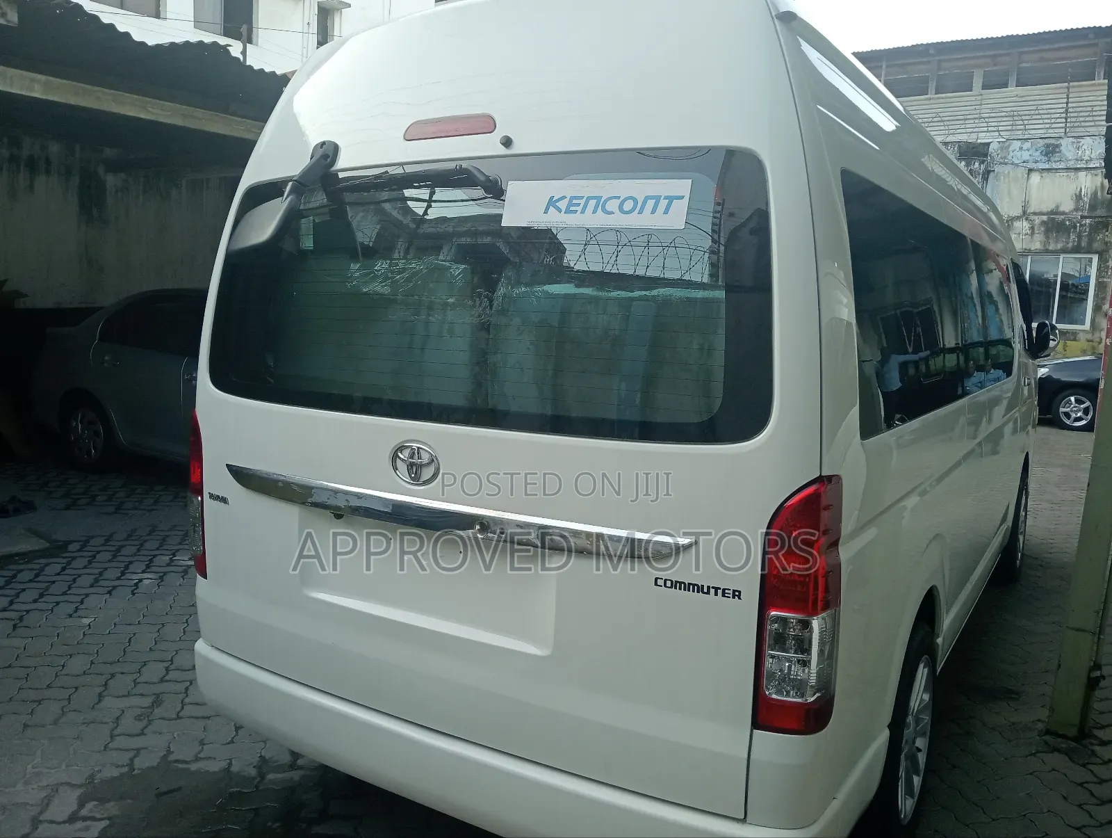 Toyota HiAce 2019 White