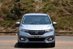 Honda Fit 2018 Silver