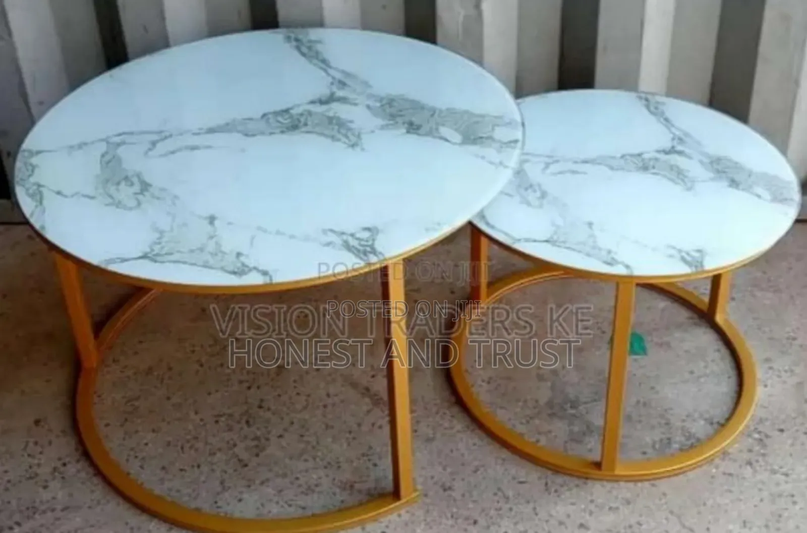 Round Nesting Table