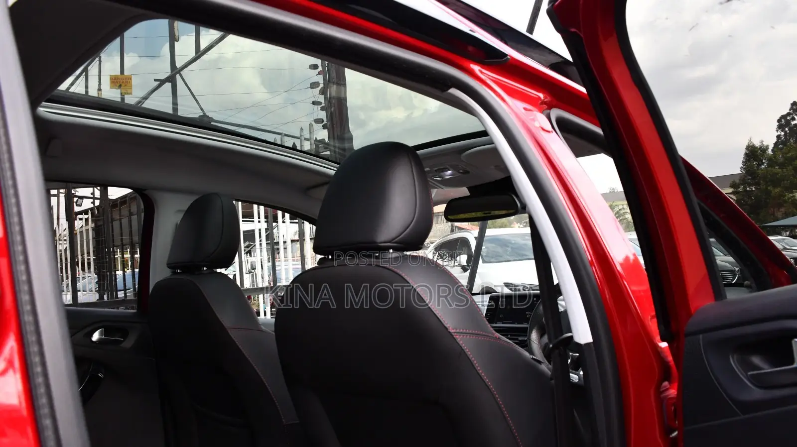 Peugeot 2008 2019 Red
