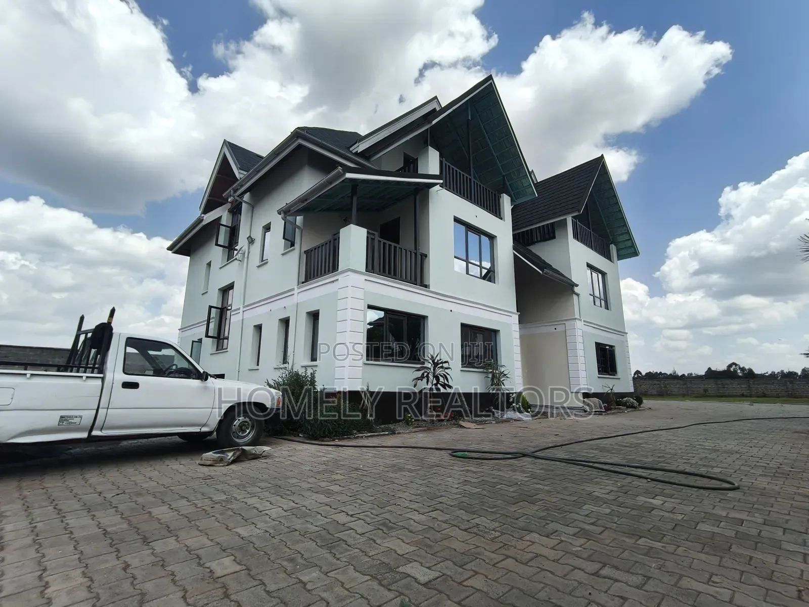 6bdrm Maisonette in Karen, Nairobi for sale