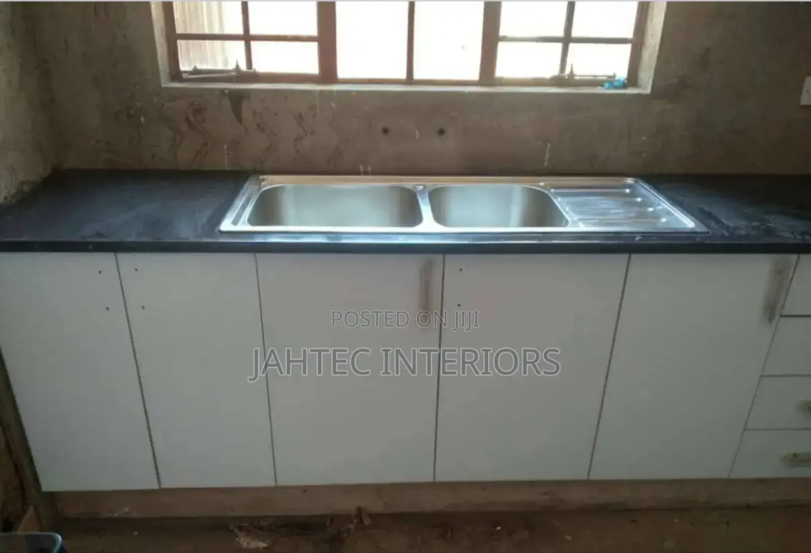Kitchen Cabinets Feeting With Granite