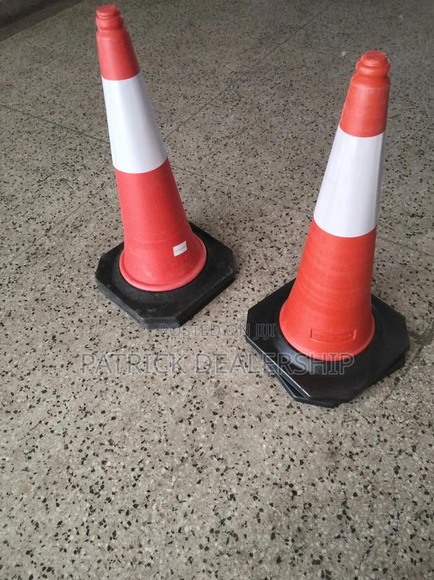 Top Quality Traffic Cones - thumbnail 2