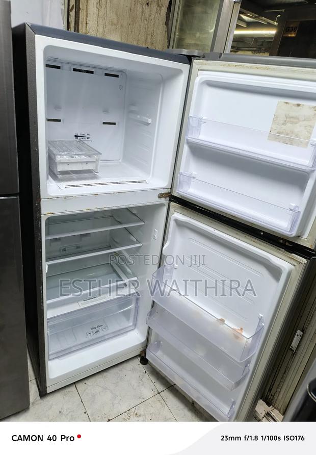 Samsung Digital Inverter Fridge - thumbnail 3