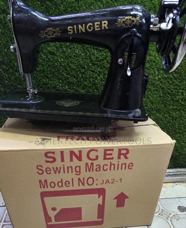 Singer Sewing Machine/Original Singer Sewing Machine