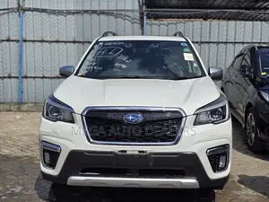 Subaru Forester 2018 White