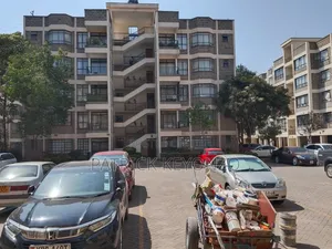 3bdrm Apartment in Green Court, Gateway Mall Area for rent