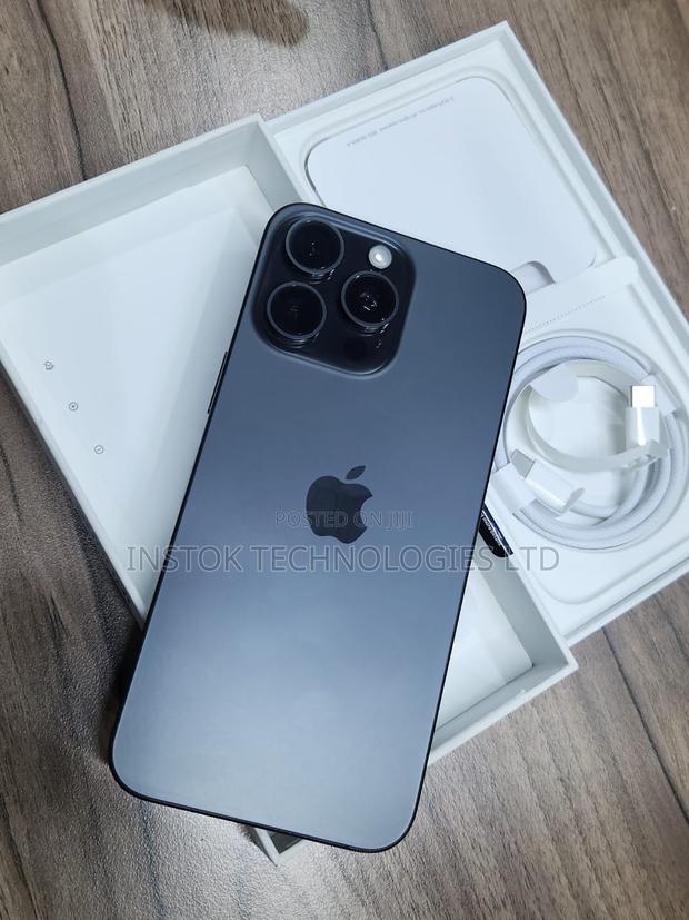 Apple iPhone 15 Pro Max 256 GB Black - thumbnail 2