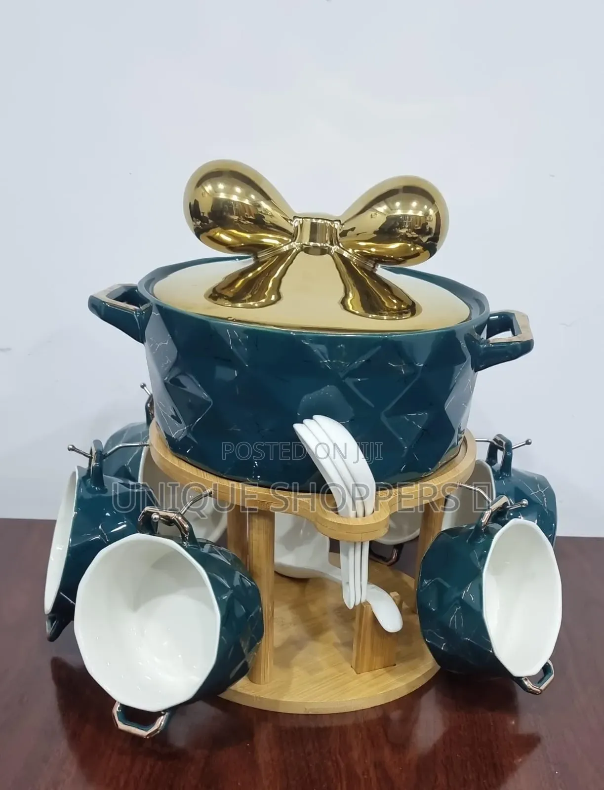 6 Ceramic Marble-Like Soup Bowls 1 Soup Touren on Bamboo Base + Burner