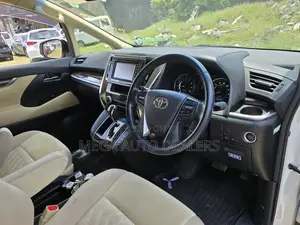 Toyota Alphard 2018 White