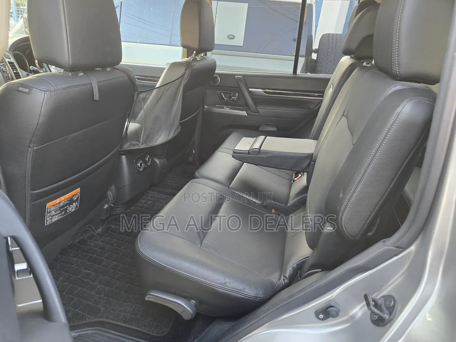 Mitsubishi Pajero 2018 Silver