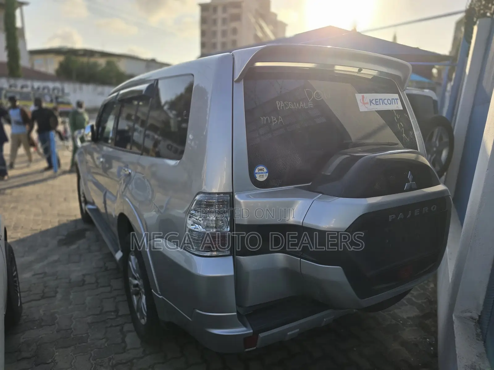 Mitsubishi Pajero 2018 Silver