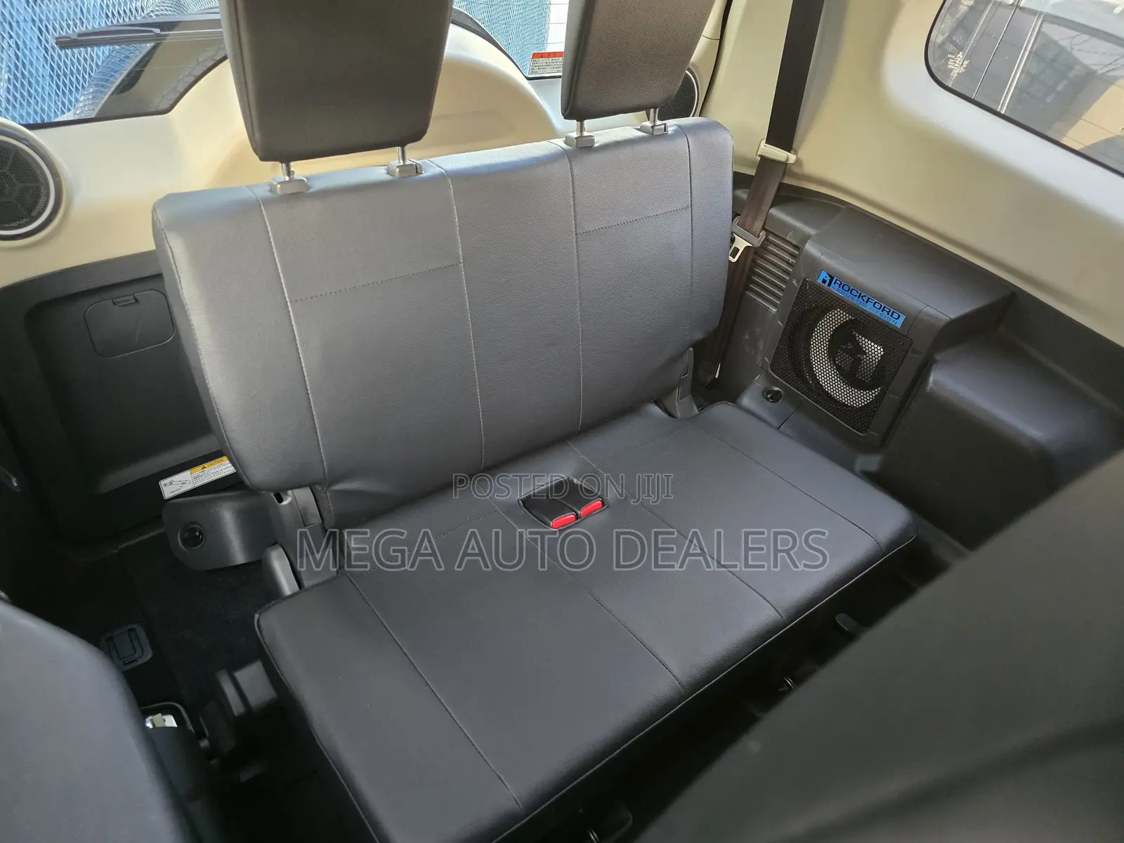 Mitsubishi Pajero 2018 Silver