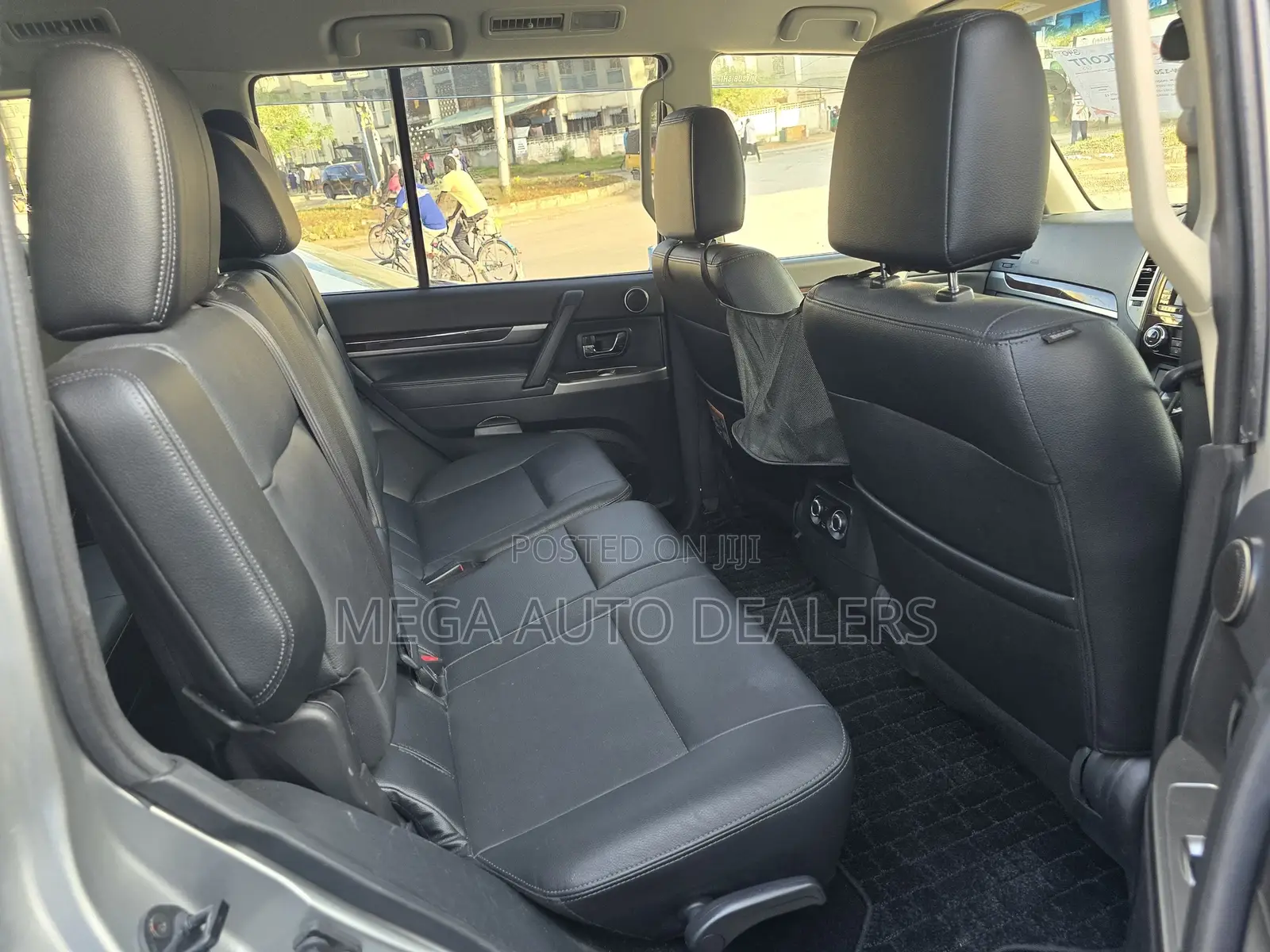 Mitsubishi Pajero 2018 Silver